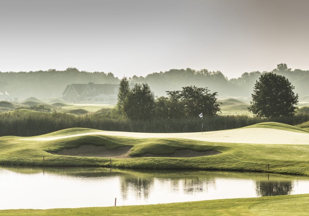 14.Copy of Hole 17 Green_ cluhuis_ ochtend_ mist 2015 SvS 1